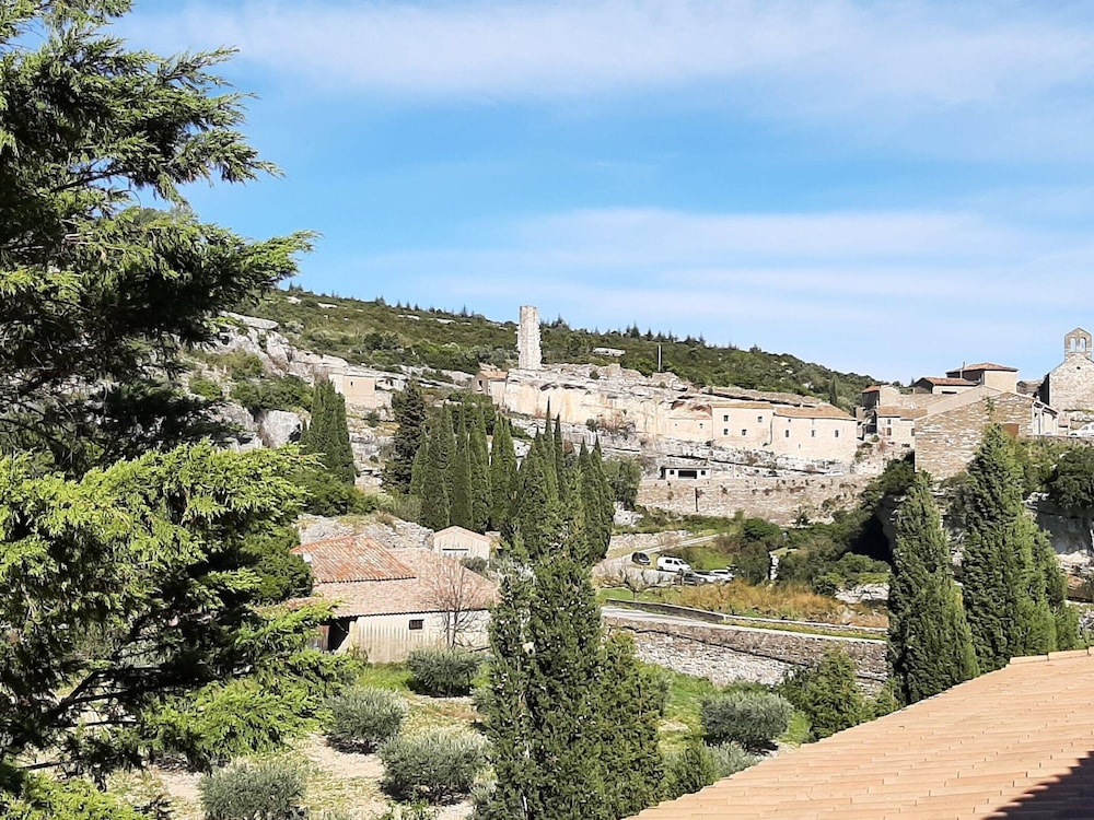 Cosy Holiday Home in Minerve With Garden