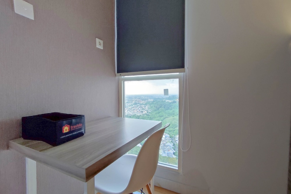Comfort 1Br At Amartha View Apartment view 5