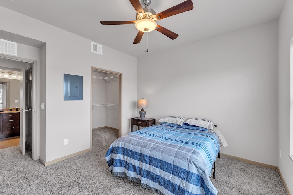 Luxurious 1 Bed 1 Bath Apartment At The Meadows-Pet Friendly by FlexHaus view 3