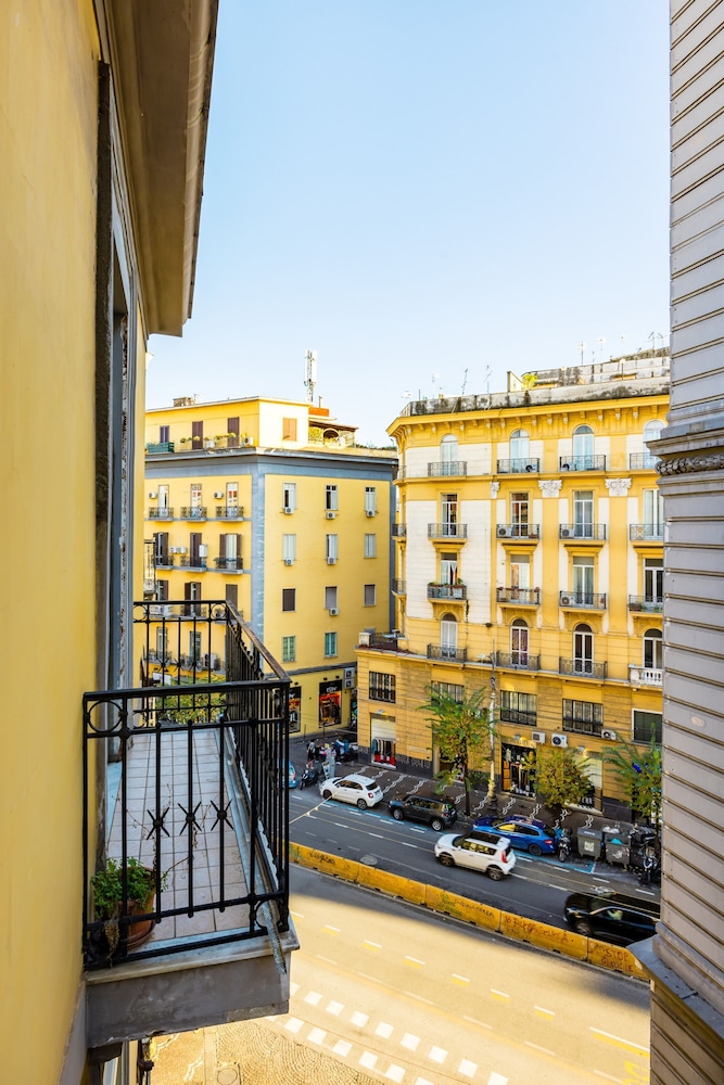 Casa al Rettifilo con Terrazzo by Wonderful Italy