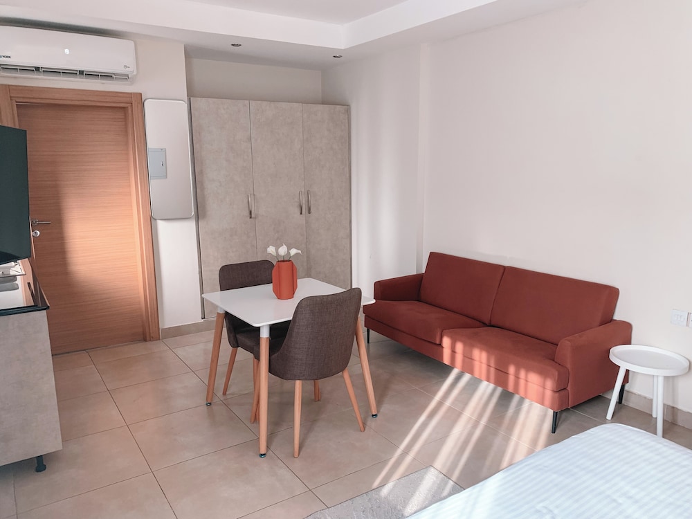 Sky Suites Airport