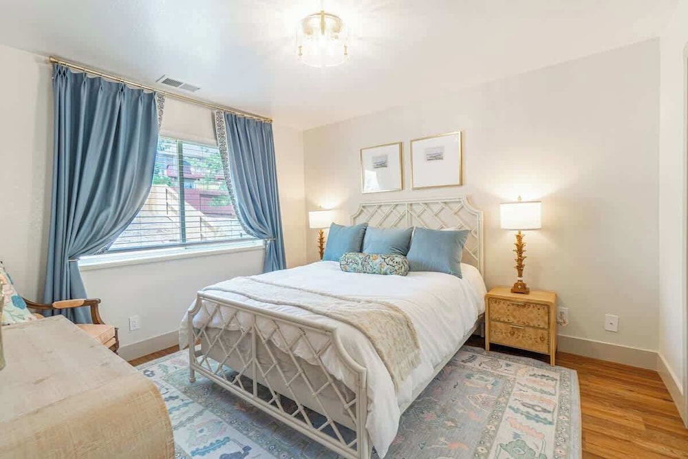 The Deco Retreat - UNR - Pet Friendly