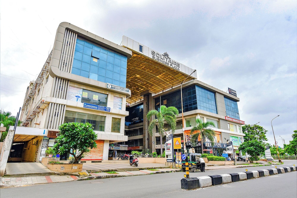 Hotel Solitaire Luxurious AC Rooms Surat