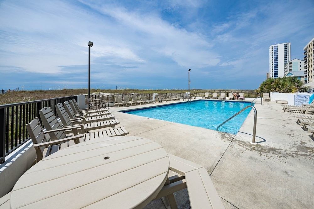 Island Winds East 707 2 Bedroom Condo