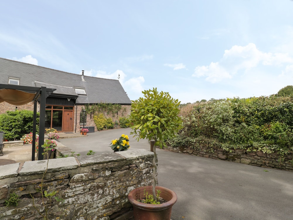 Pentre Barn