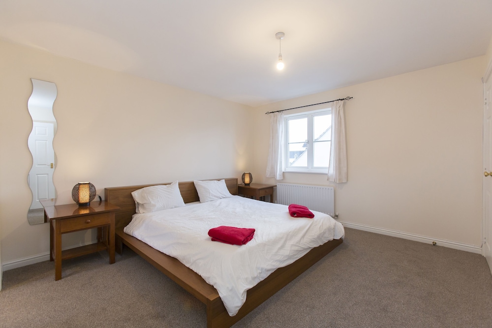 5 Rosebay Gardens