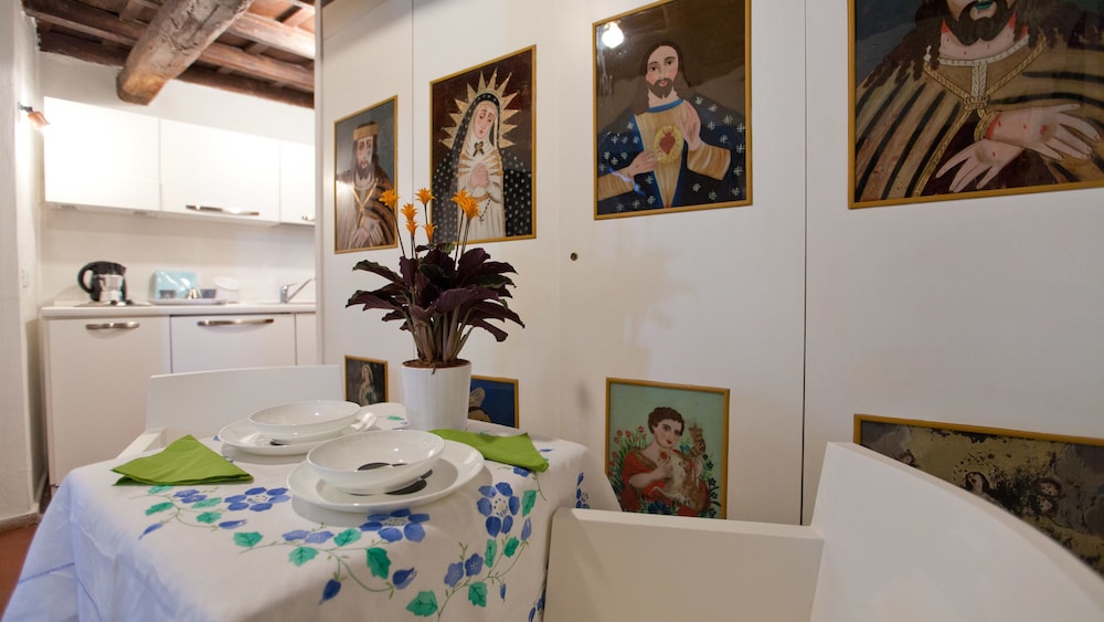 Rental in Rome Arco Ciambella Studio