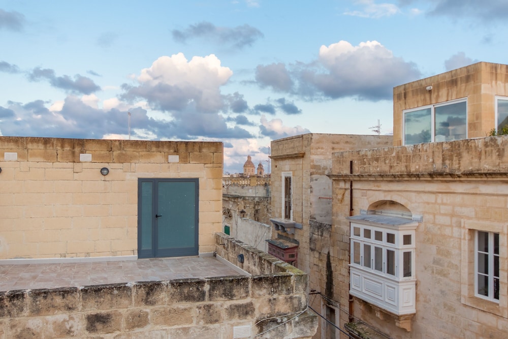 Senglea, Typical Seaview Townhouse photo 4