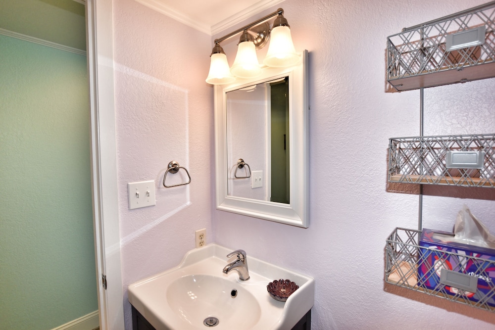 1008 Waters Edge Resort 1 Bedroom Condo