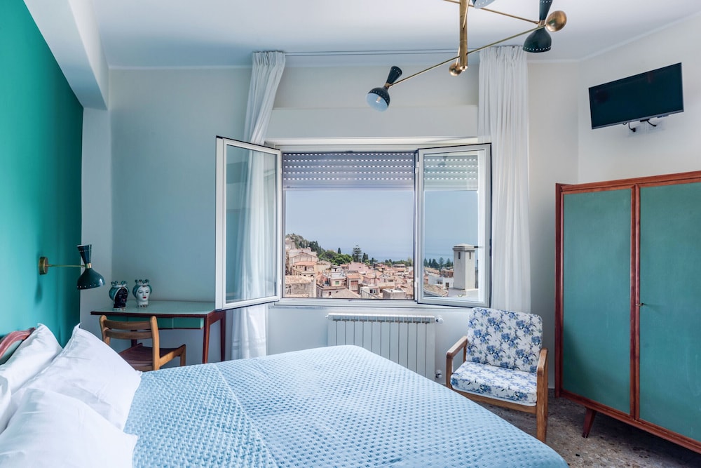 Giardino Degli Aranci With Terrace by Wonderful Italy