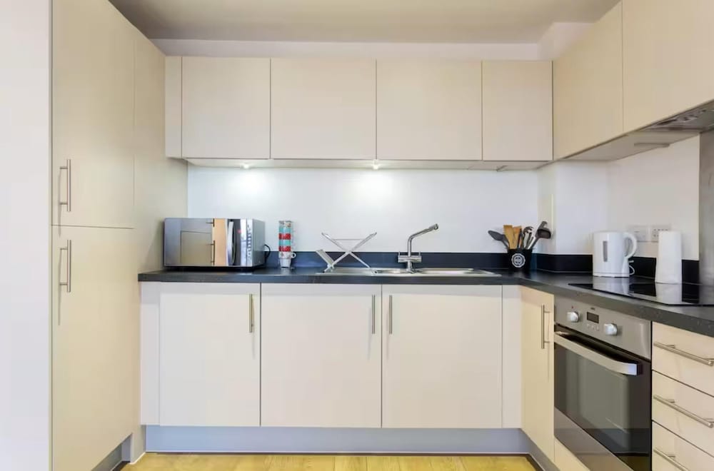 Apartmentsleeps3-balcony-near Canarywharf-gym