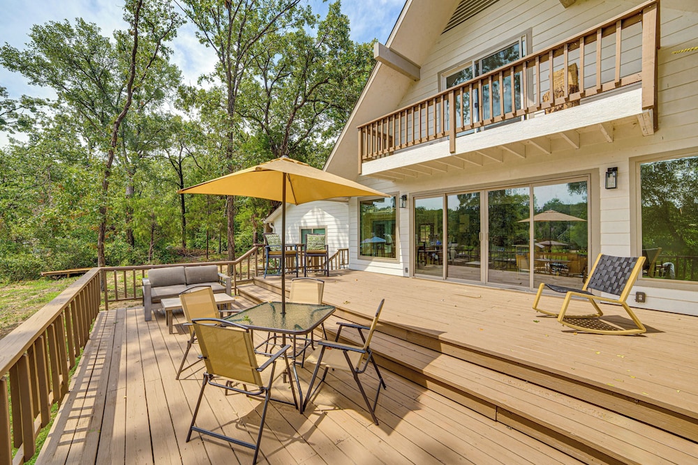 Private Dock: Waterfront Cedar Creek Lake Home