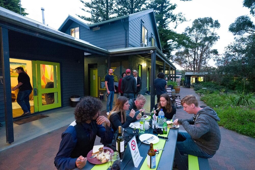 Dunsborough Beachouse YHA Hostel