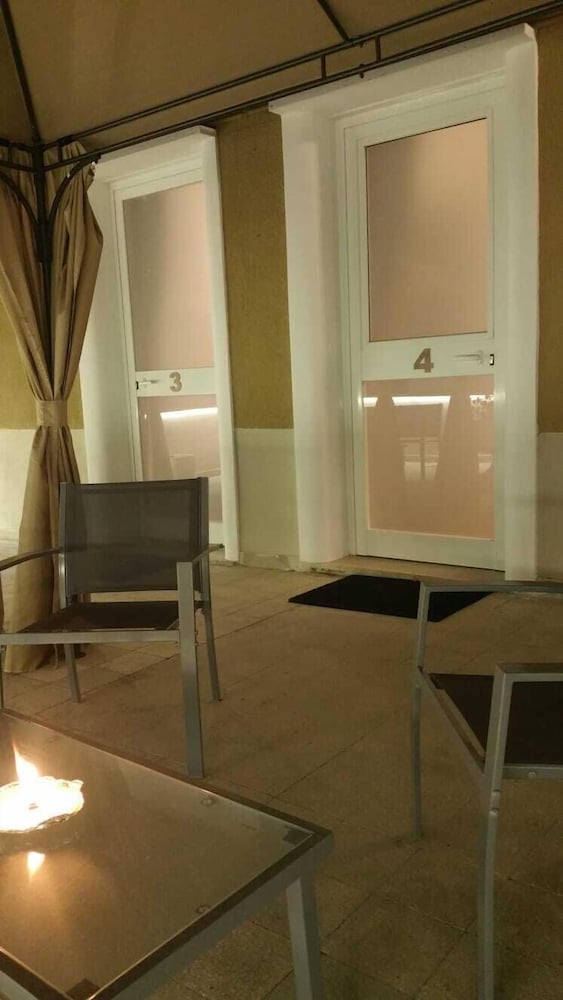 Garden House - Luxury Guest House