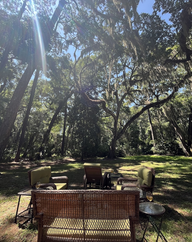 Live Oak Hideaway 4 Bedroom Home
