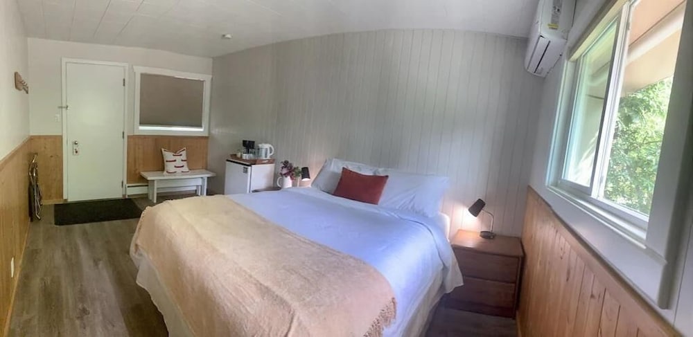 Barefoot Villas Room 3 Blue Jay view 4