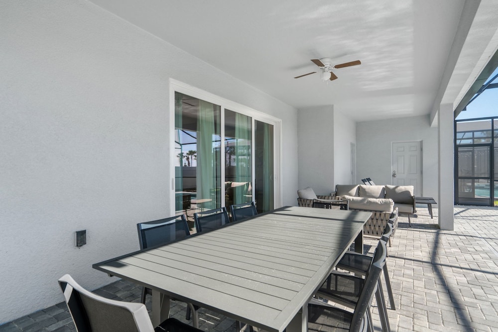 Ultimate 10 Bed Luxury Retreat With Epic Playroom view 2