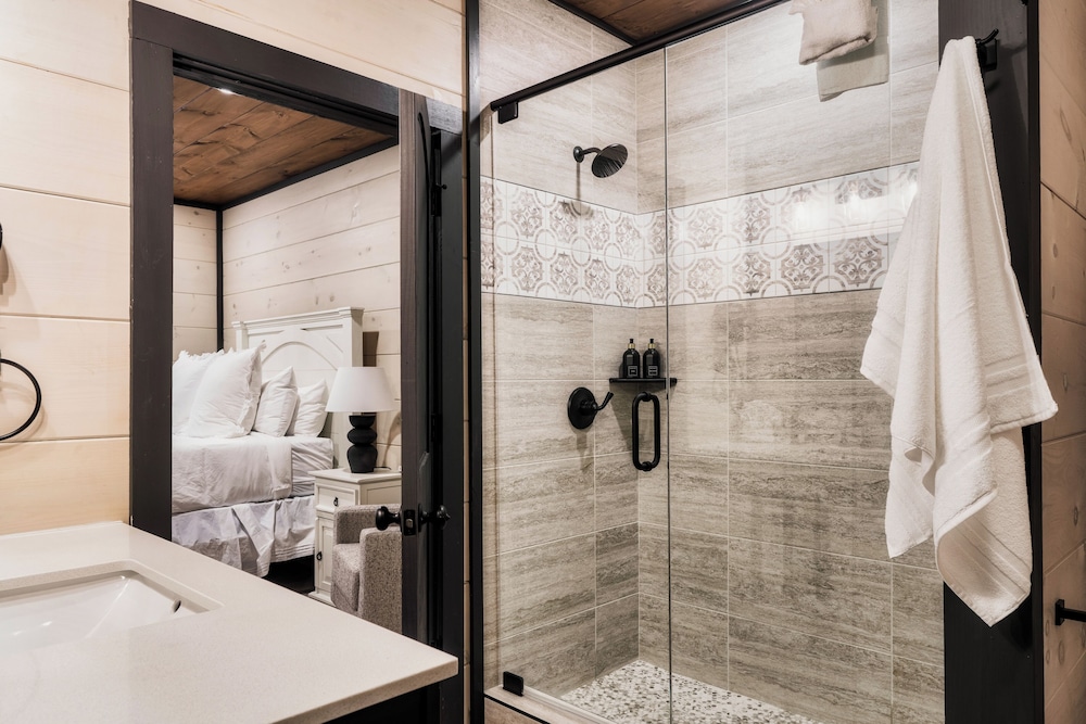 Smith Creek Reserve Luxury Cabins