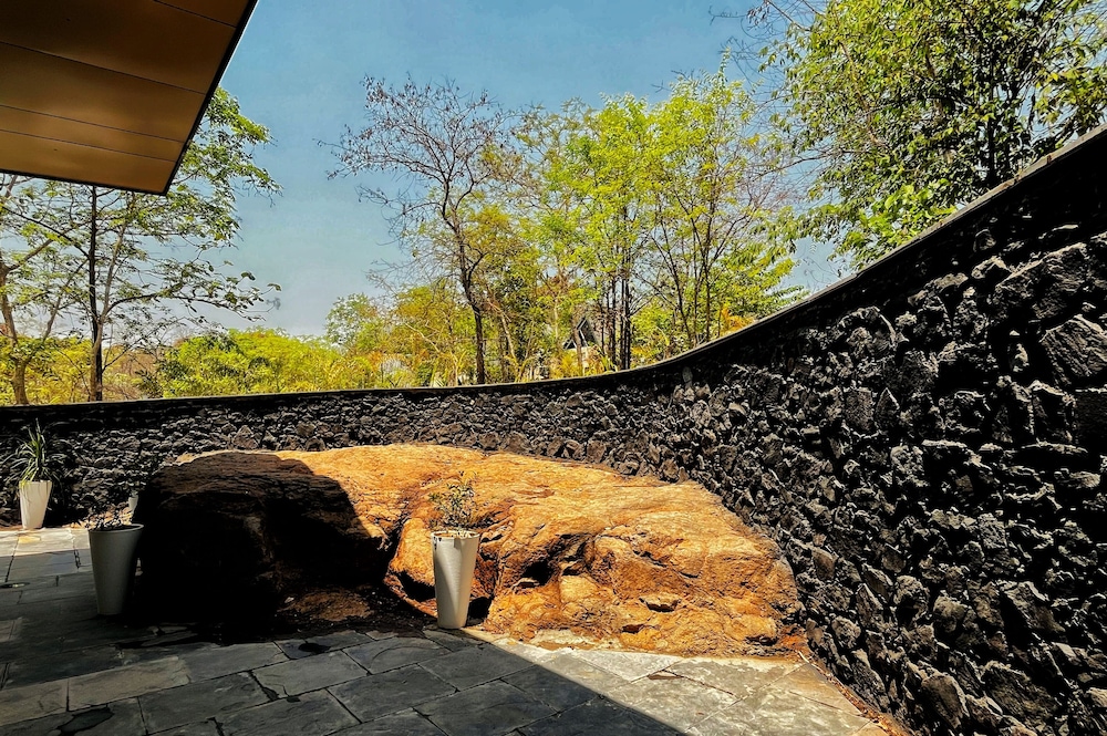 Bird's Nest Resort - Shahapur