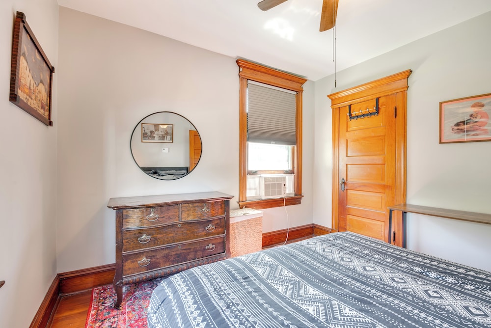 2 Mi to Steamtown Nhs: Family Home w/ Backyard!