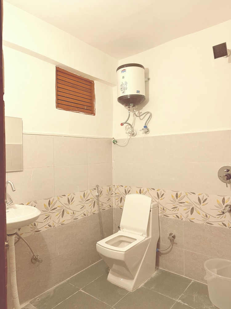 Aura by RA Manali - Mountain View