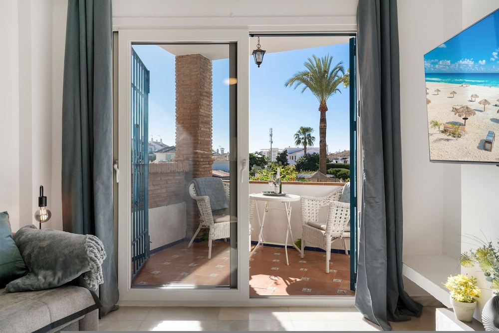 Blue Pearl Apartment Old Town Fuengirola Ref 24 by Costarentals - Ref 24