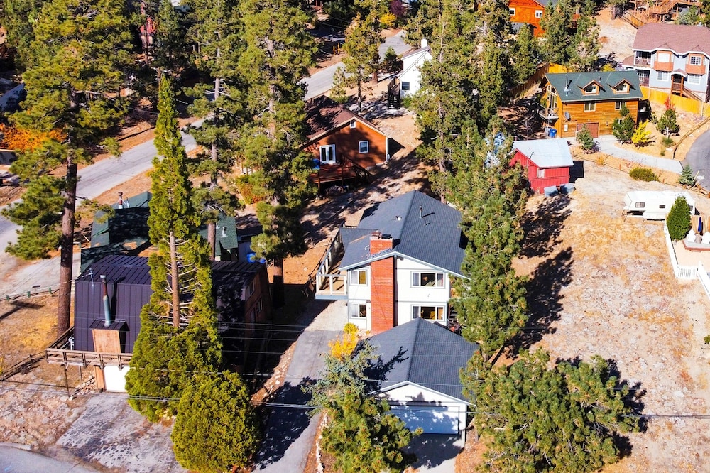 Lakeside in Bearadise by Avantstay Gorgeous Mountain Cabin in Boulder Bay