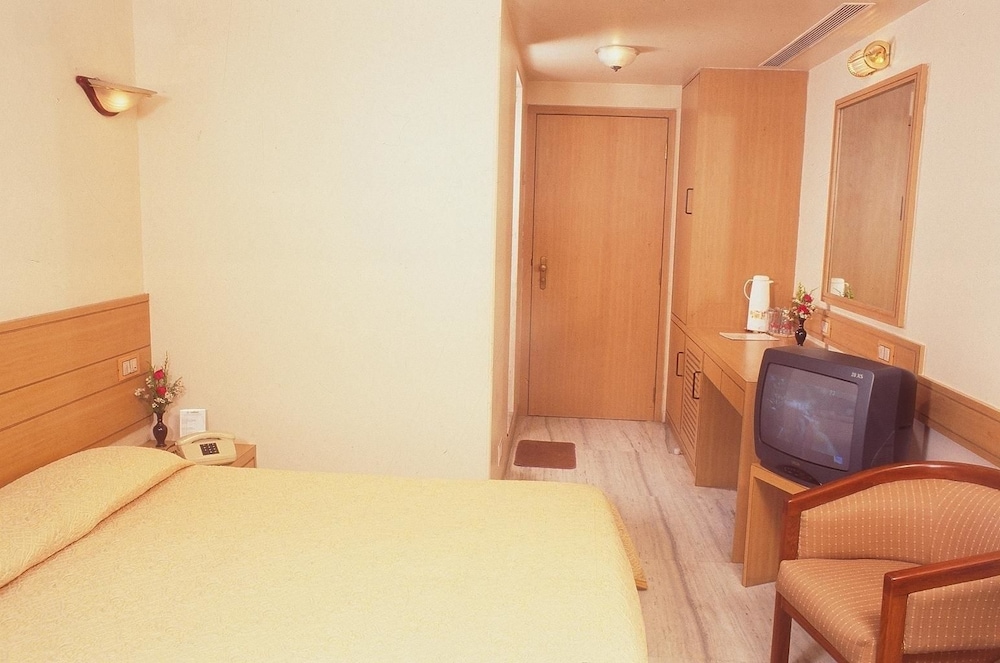 Hotel Midland - Hostel - Image 3
