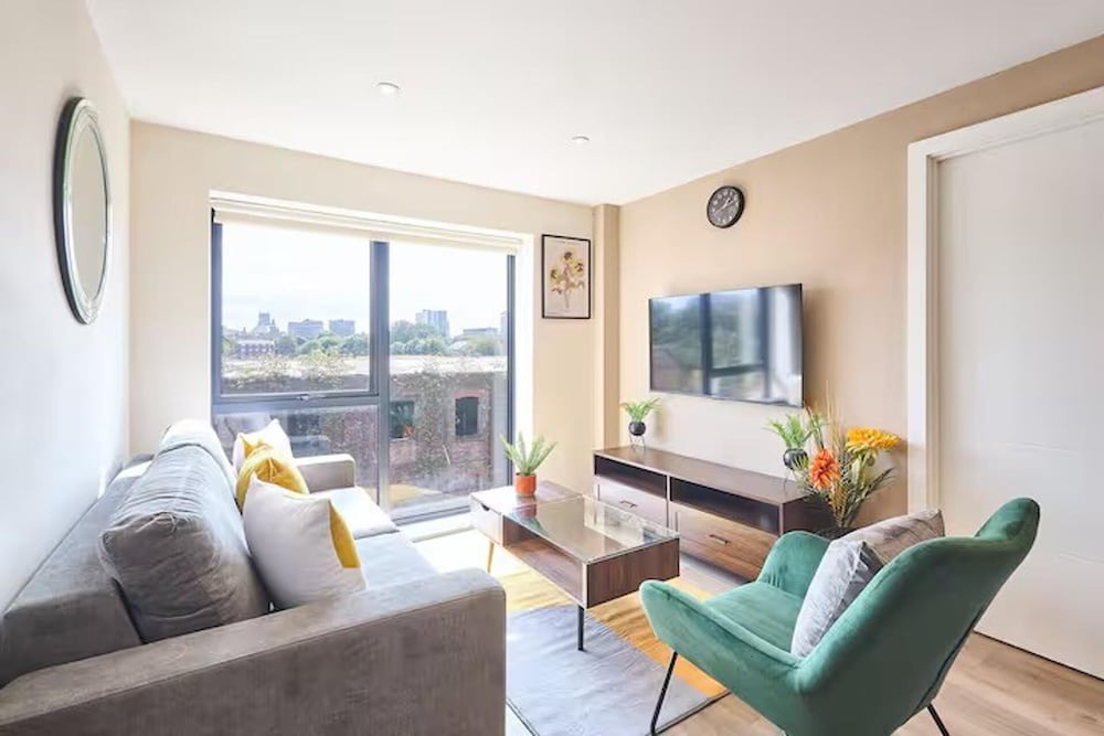 Near Xmas Market & Stadium-parking-wifi-sleeps 6