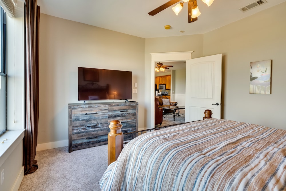 Jonestown Condo on Lake Travis w/ Community Pool! - Property Image 24