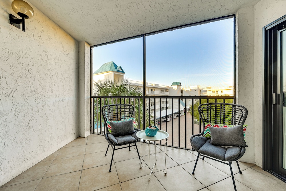 Oceanside Marco Island Retreat: Pool & Tennis!