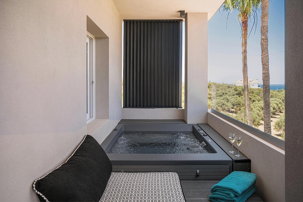 Kymélia Luxury Residences With Sea View