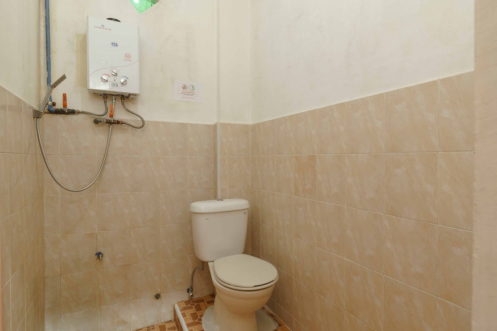 RedDoorz Syariah Hotel Enasti Berastagi view 4
