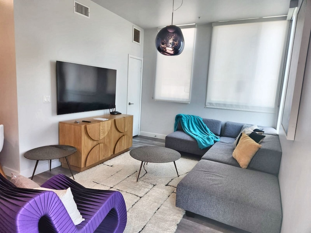 Melrose Rooftop Boutique Residences