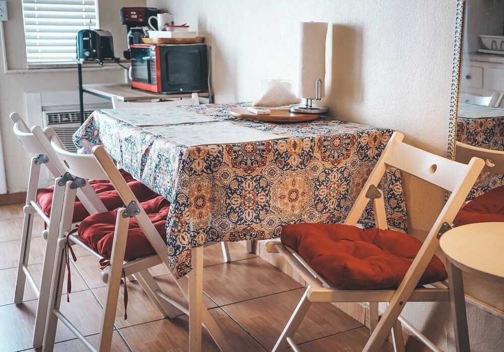 Spacious 1BR in Hollywood FL Pet-friendly, Parking