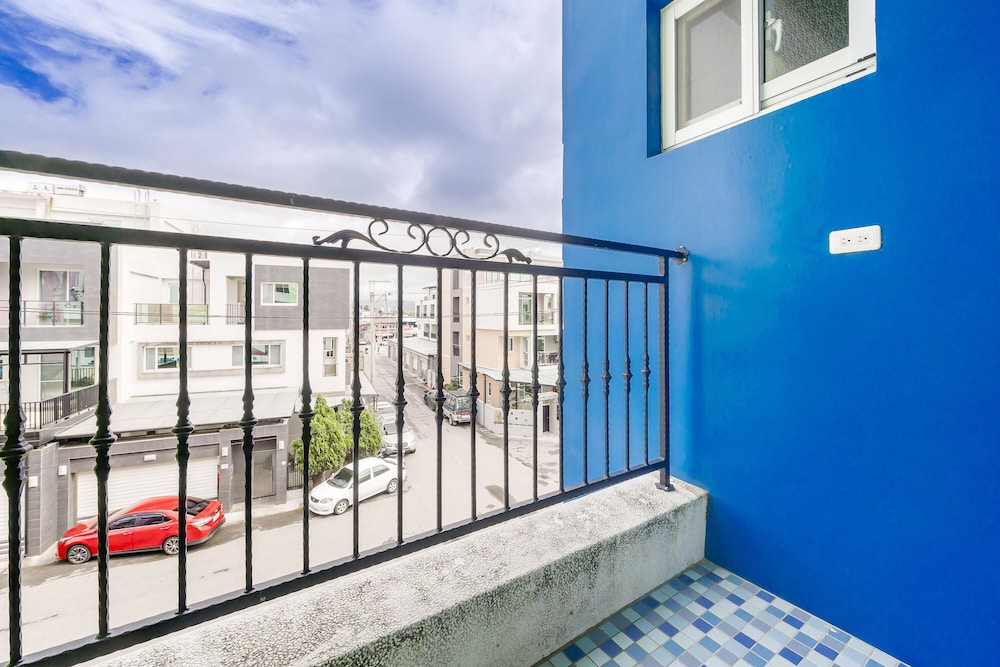 TT Blue B&B