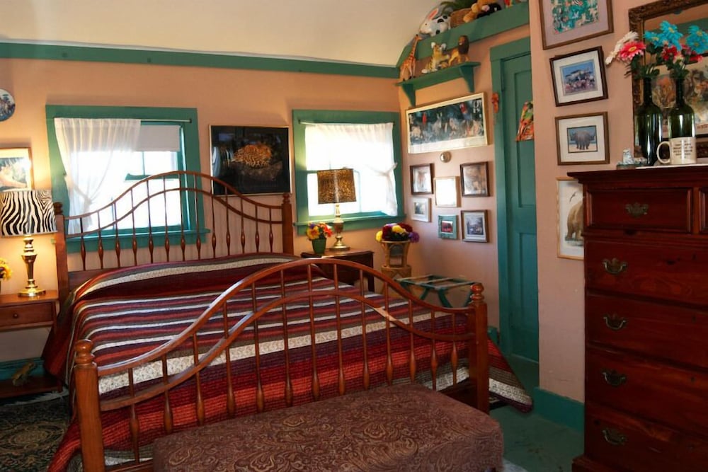 Simmons Homestead Inn