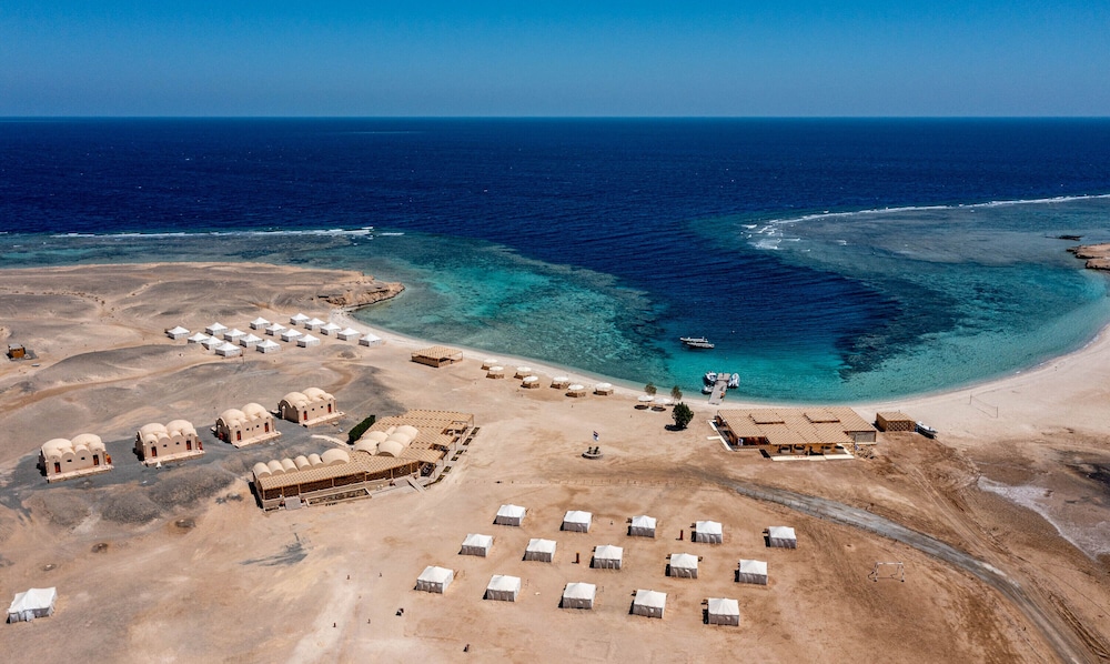 Marsa Nakari Village