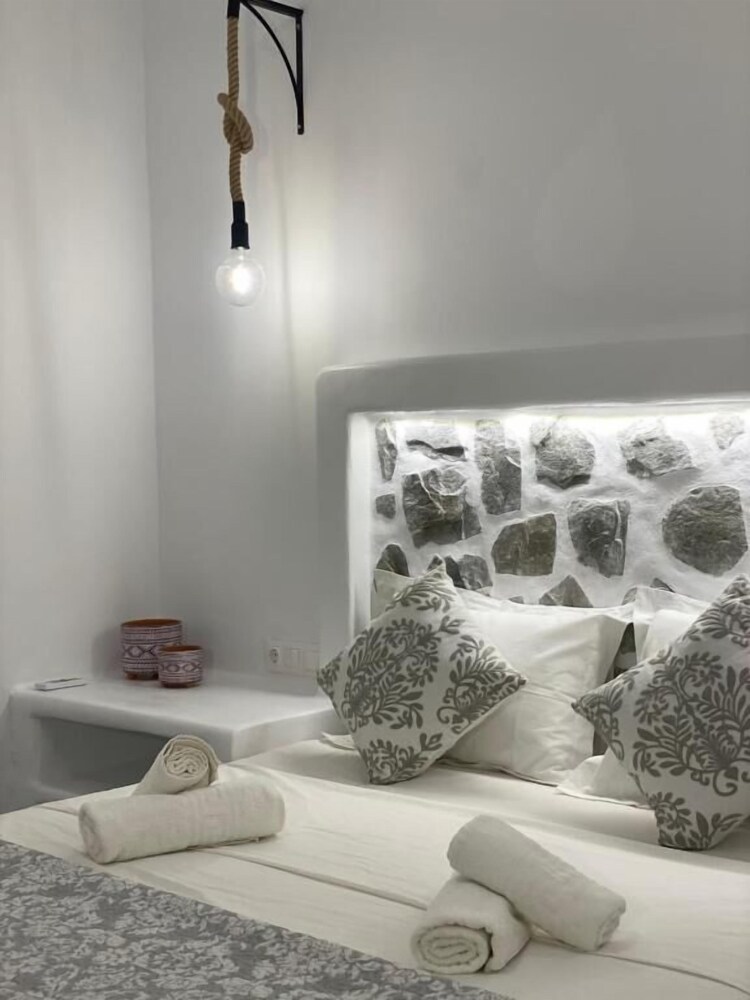 Stone House Agia Anna Naxos