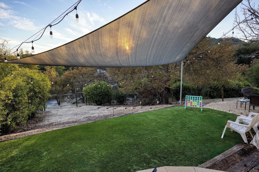 Terrace Hill Modern Paso Robles Escape Near Wineries, Dining, and Hot Springs