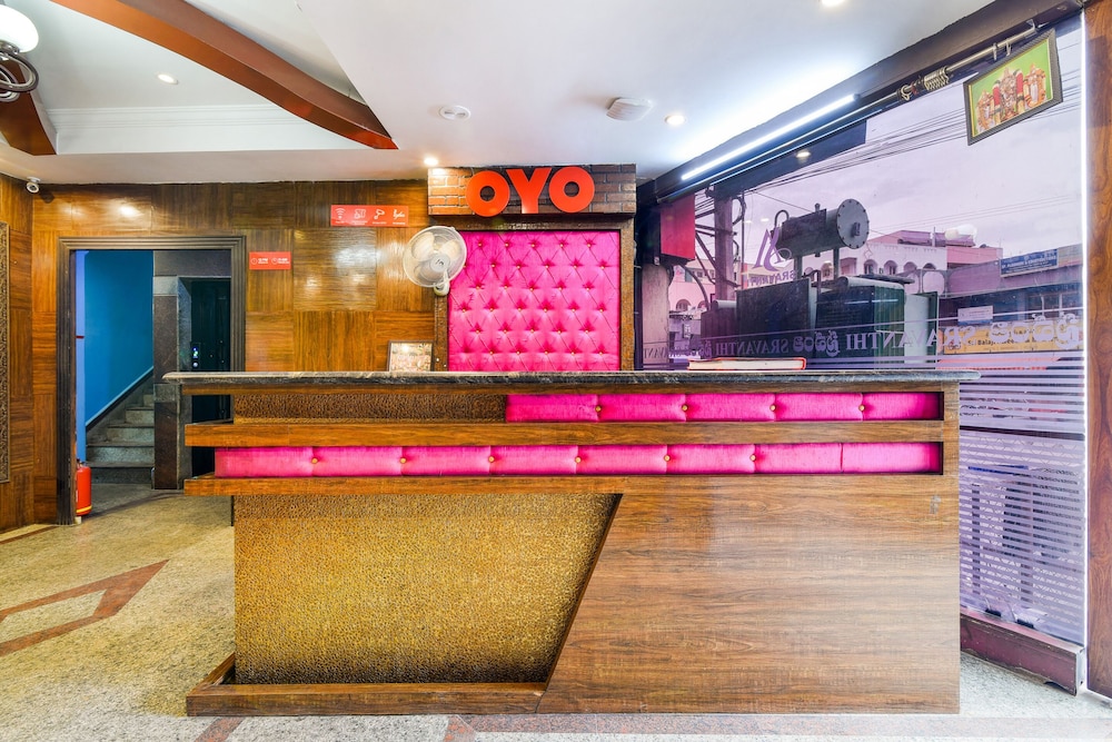 OYO Flagship 41595 Gayatri Grand view 2