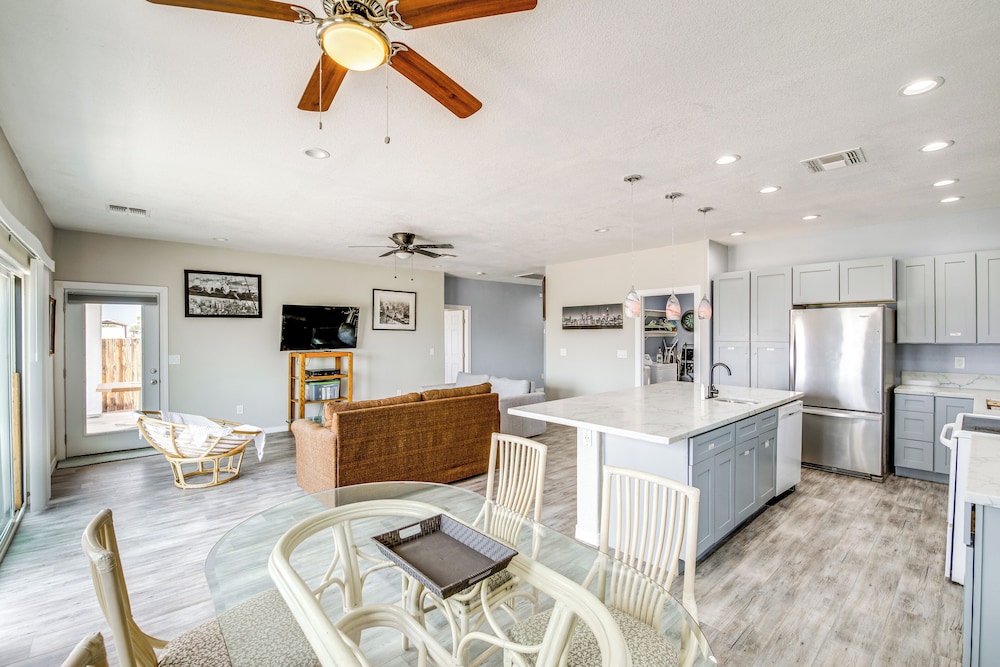 4 Mi to Casinos: Mtn-view Home in Bullhead City!