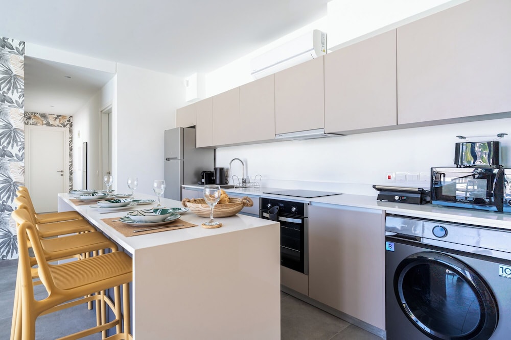Blu Horizon - Stylish Living with Pool & Balconies in Protaras