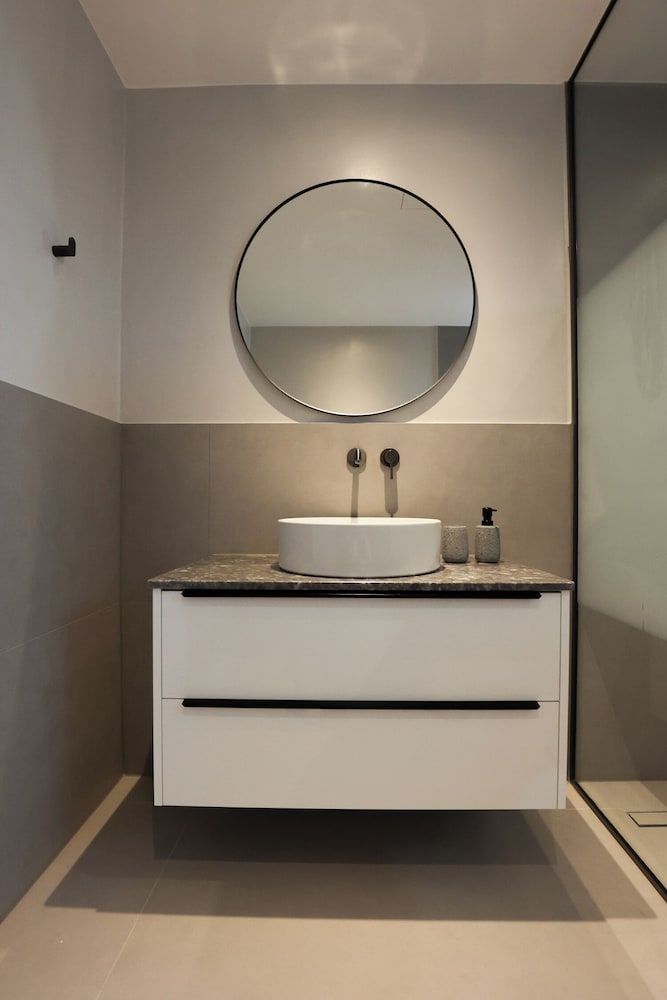 Limi Deluxe Suites