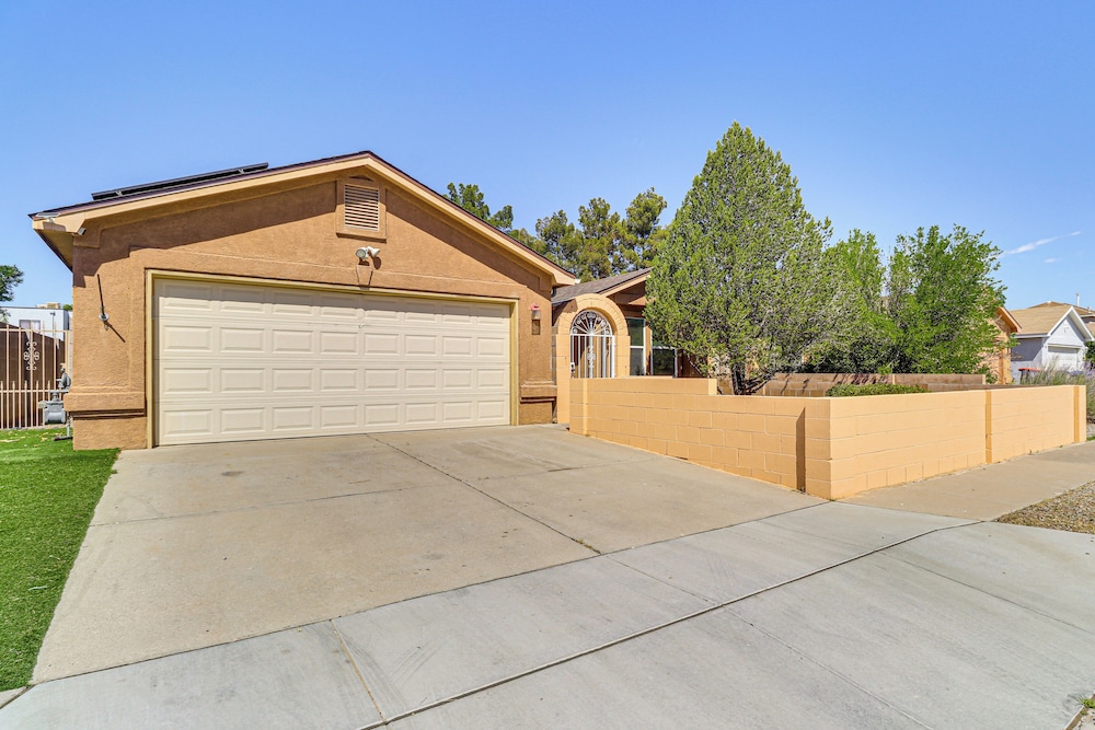 4 Mi to Old Town: Pet-friendly Home w/ Fenced Yard