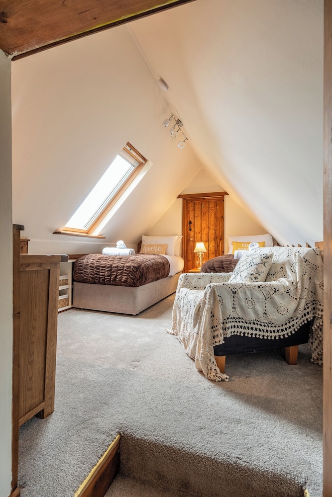 The Threshing Barn-Stunning 5 BD Retreat