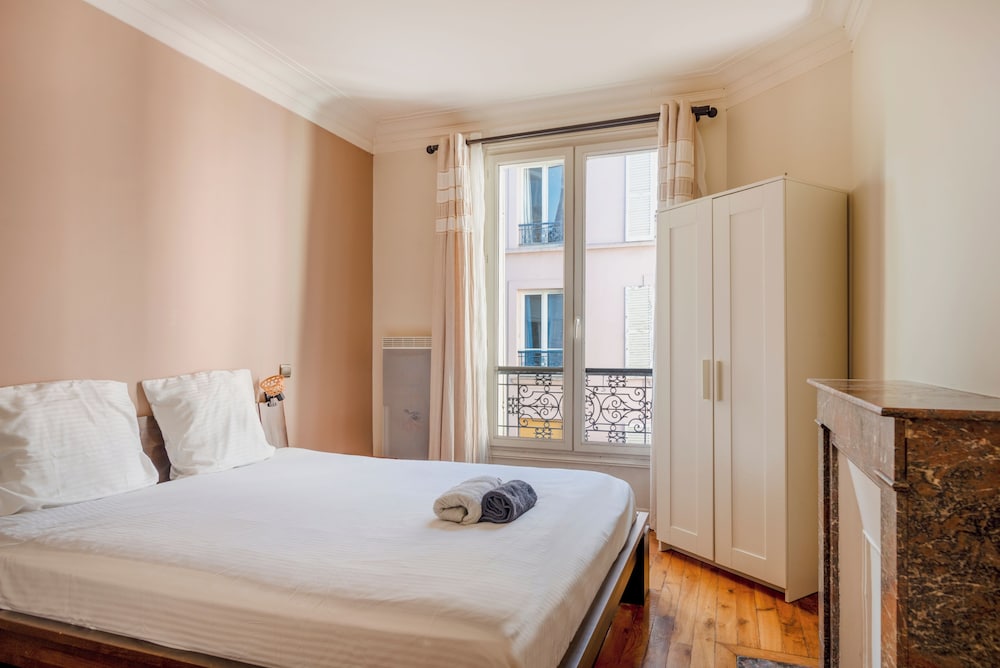 Paris Blomet design residence