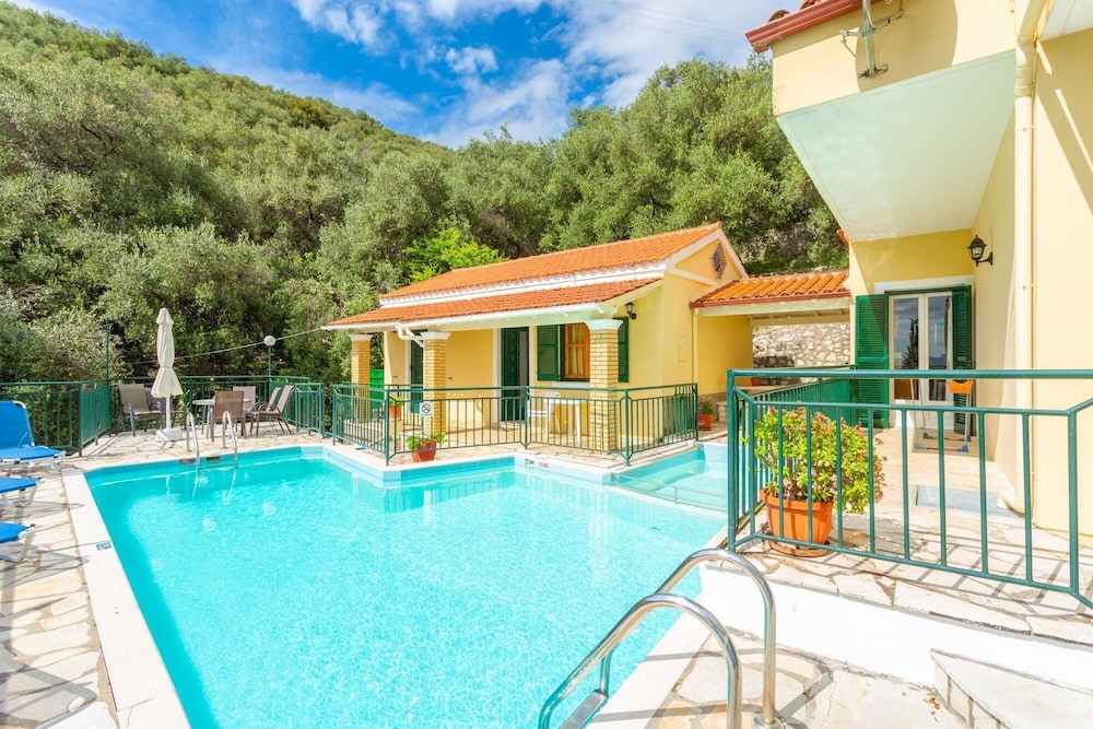 Sofia Large Private Pool Walk to Beach Sea Views A C Wifi Car Not Required - 1552 view 3