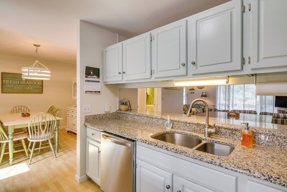 1 Mi to Bethany Beach: Quiet Home w/ Pool Access