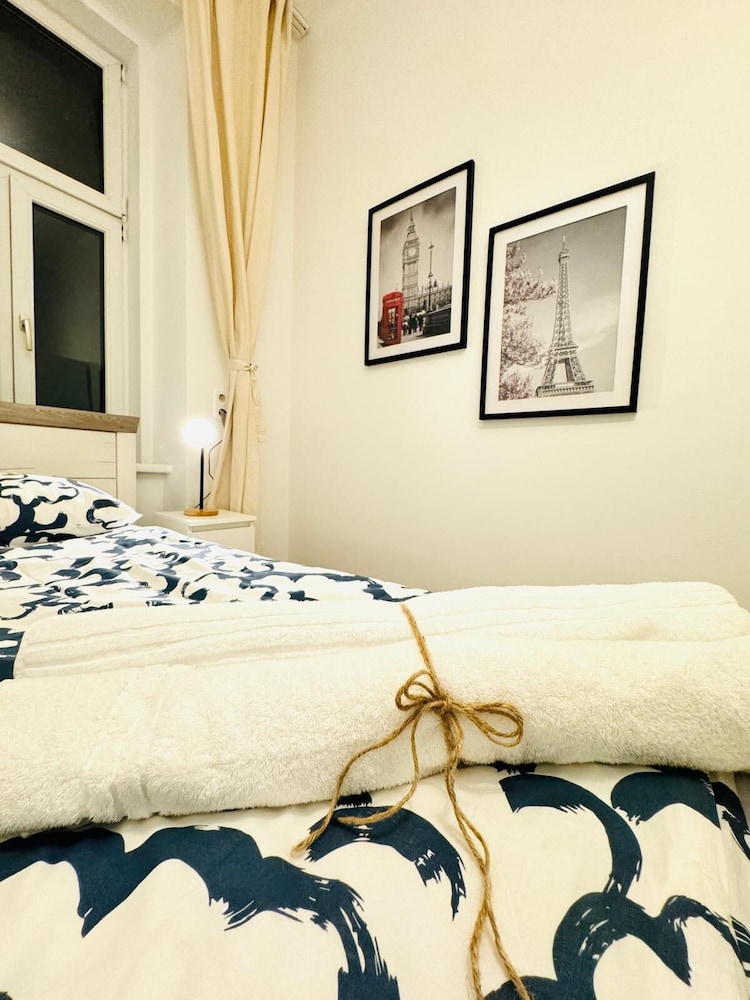 5BR Apt For 10 Walk to Kaufpark Alterlaa